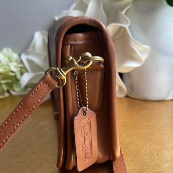 Coach Vintage Classic Legacy Pocket Purse in British Tan #9755 - Picture 5 of 15